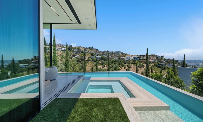 The Bird Streets Villa | Embodies Elegance, Sophistication, and Advanced Technology