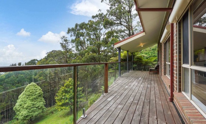 Ferny Creek House | Embrace Nature's Beauty in Ferny Creek