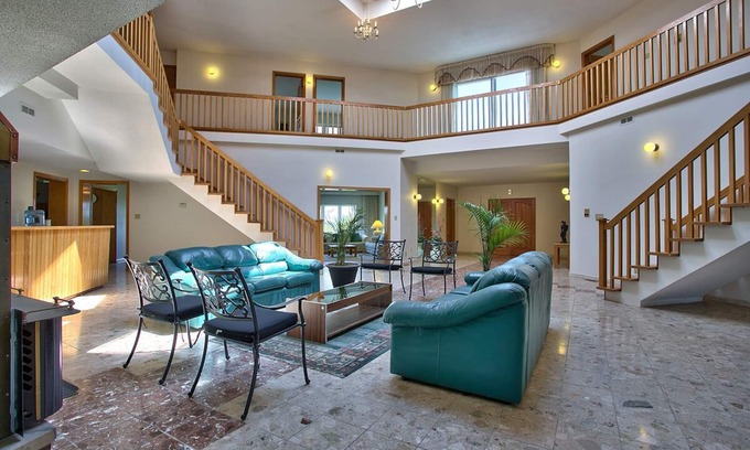 Halton Regional Municipality Villa | Embrace Spring in style on 25 acre of land with indoor heated swimming pool!
