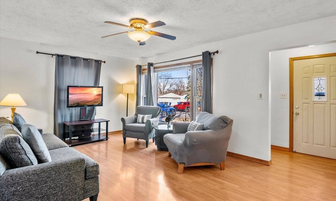 West Side House | Embrace style-comfort @JazzyHome01