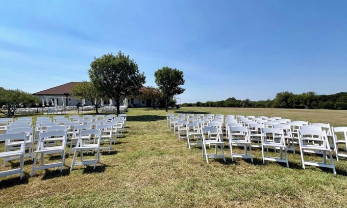 Weston House | Embrace the tranquility of the prairie in style and luxury. Sleeps up to 18