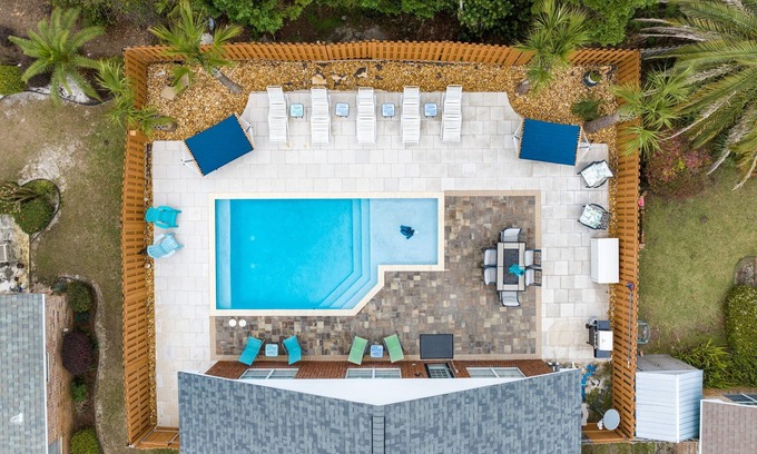Seaspray House | Emerald Cove: Private Pool | Courtesy Golf Cart | 4 minutes to Beach