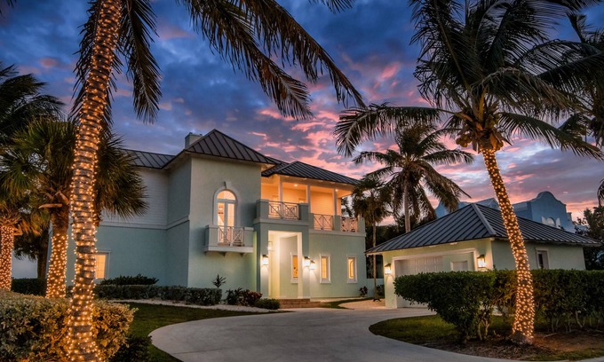 Rokers Point House | Emerald Escape Vacation Home