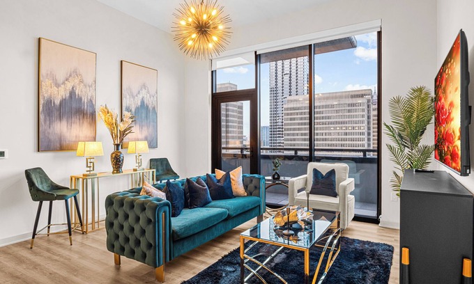 Peachtree Center Condo | Emerald Grand – 27th FLR Penthouse | Luxury Short-Term Rentals in Atlanta, GA