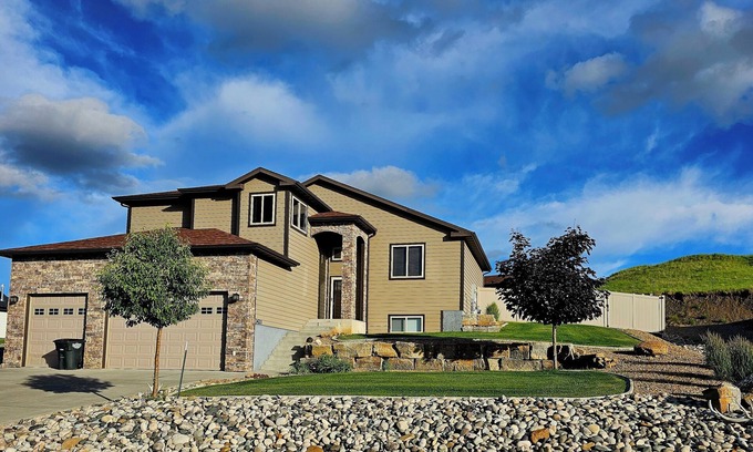 Billings House | Emerald Hills Views