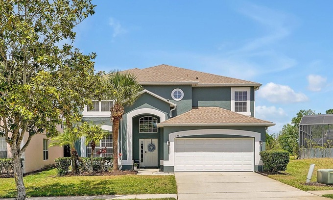 West Kissimmee Villa | Emerald Island Resort 6 Bed Pool & Spa-10min to Disney!