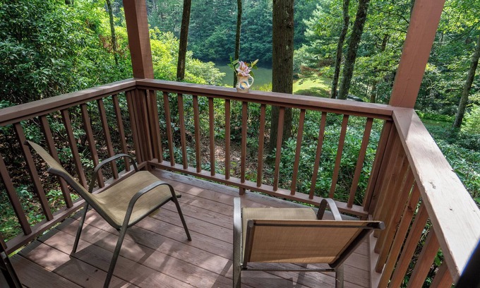 Cedar Mountain Cabin | Emerald Lake Cabin- Lakefront - Hikes - MTB Trails - Couples