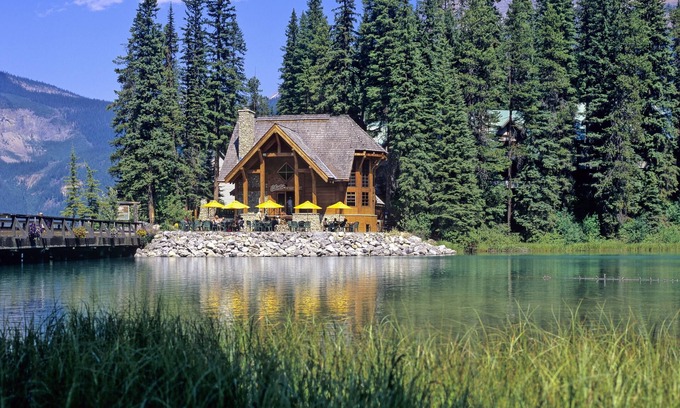 Field Hotel | Emerald Lake Lodge