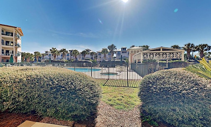 Frangista Beach Apartment | Emerald Waters #104