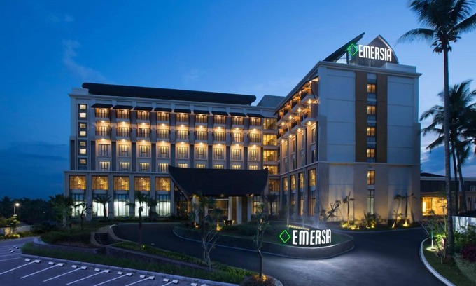 Batusangkar Hotel | Emersia Hotel & Resort Batusangkar