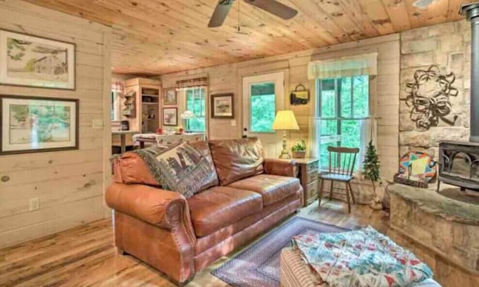 Chatsworth Cabin | Emerson's Cabin at Dennis Mill