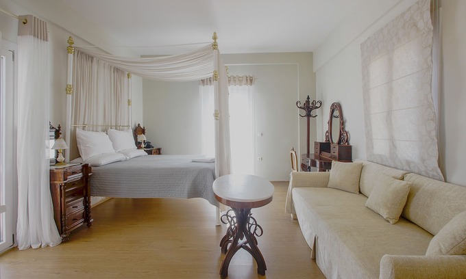 Megas Gialos Apartment | Emilia Luxury Apartments