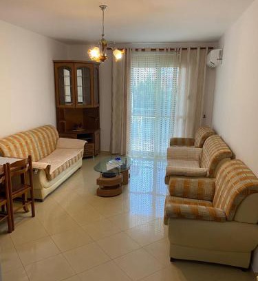 Mbrostar-Urë Apartment | Emily House