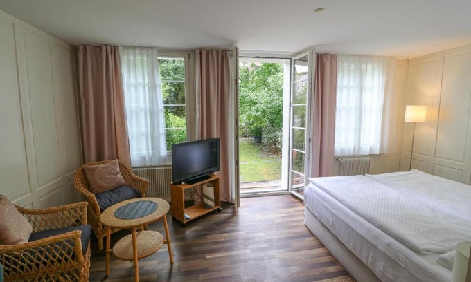 Winterthur Bed & Breakfast | EMMA Bett und Bistro