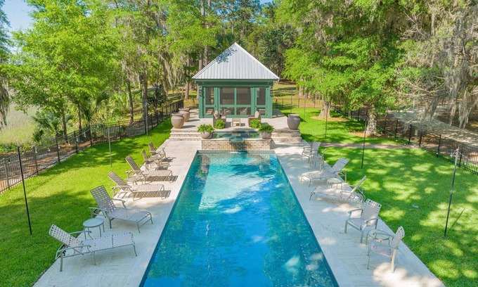 Darien Resort | Emma's Driftwood Farm perfect for retreats & reunions - 5 homes, 2 docks, & pool