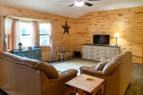Emory House | Emory Escape with Pond Access Less Than 13 Mi to Lake!
