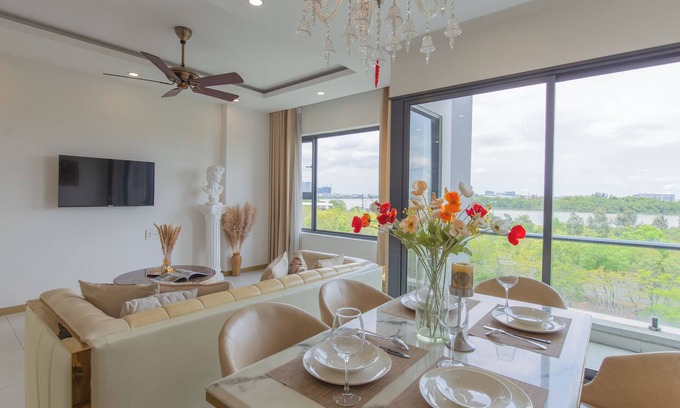 Thu Thiem Apartment | * Emperor 3BRs Apt-Tremendous HaborView in D2