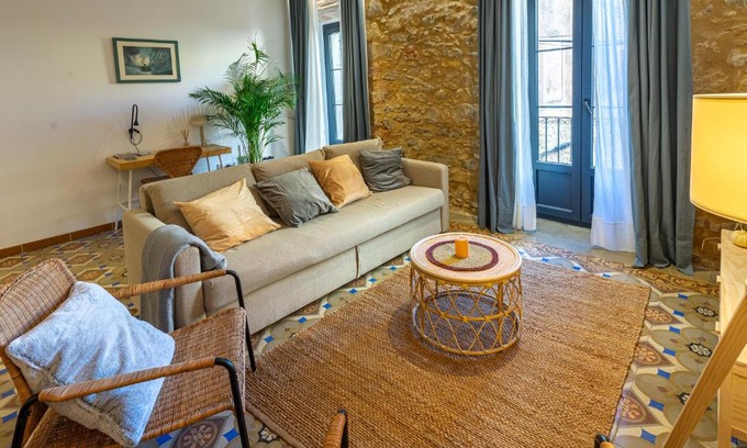Torroella de Montgri Apartment | Empordanna, Apartamento con encanto en el corazón del Empordà