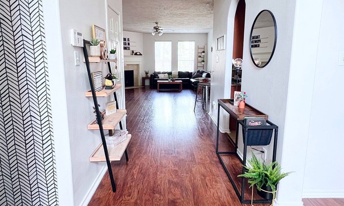 Spring House | ð€©EMPOWER House! WOODLANS Location! Beautiful patio and KIDS corner. 8 Beds