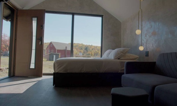 Brandon Cabin | Emrose Luxury Cabins 3