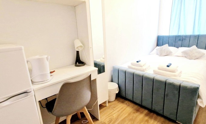 High Wycombe House | En-suite rooms located on the heart of High Wycombe town centre