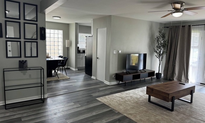 Berkeley House | Enamored in Elmhurst