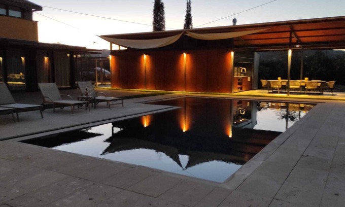 San Martin Sarroca House | Encantadora Masía con Piscina, Entre Viñedos y Bodegas, a Media Hora del mar