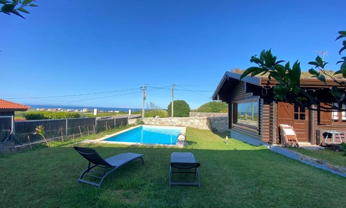 Carreco House | Encantadora moradia T1, com piscina e vista mar a 500m da praia