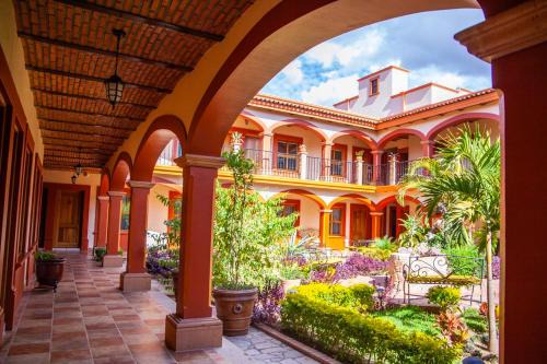 Mascota Hotel | Encanto de la Sierra Hotel