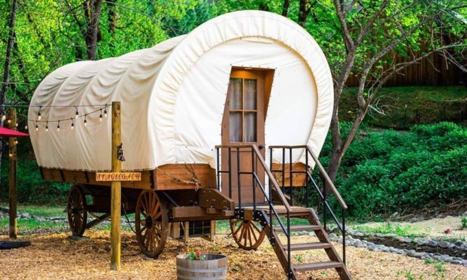 Murphy House | Enchanted Conestoga Wagon on the Applegate River