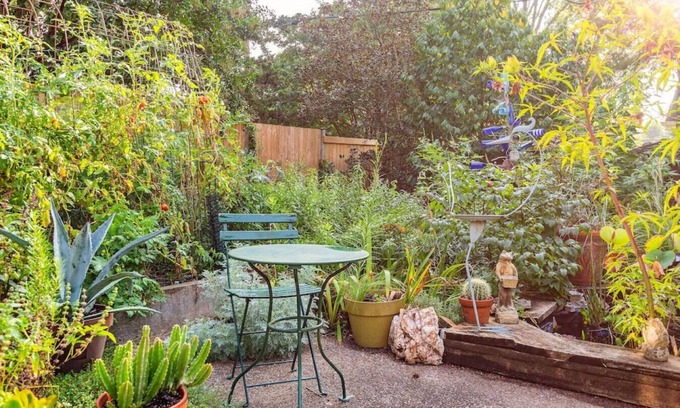 Belmont - Hillsboro Apartment | Enchanted garden studio|hot tub!