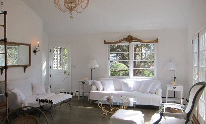 Bridgehampton Cottage | Enchanted Hamptons Cottage in NYTimes Garden