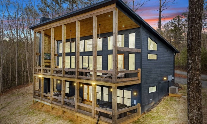Ellijay House | Enchanted Ridge Retreat: Family friendly, peaceful property, hot tub, sleeps 10