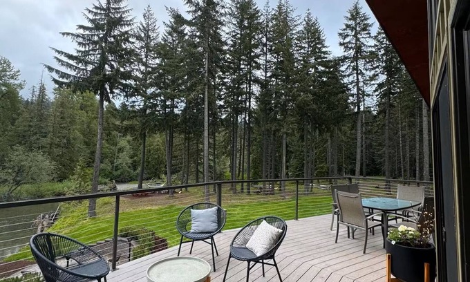 Easton Cabin | Enchanted River A-Frame, a secluded retreat with game room, hot tub & yard games