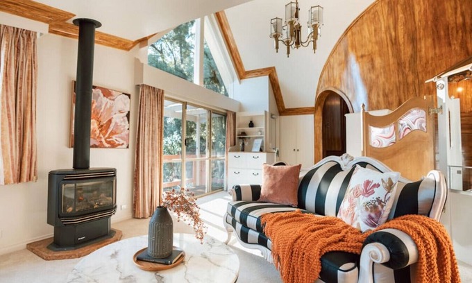 Olinda Apartment | Enchanted Spa Hideaway with Serene Views: Romantic Nature Escape for Couples