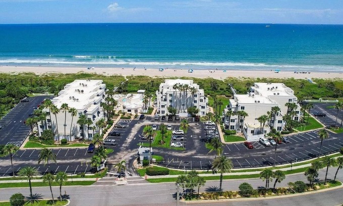 Chandler Park Condo | Enchanting 2-Bedroom Ground Floor Beach Condo at Cape Canaveral WiFi & AC
