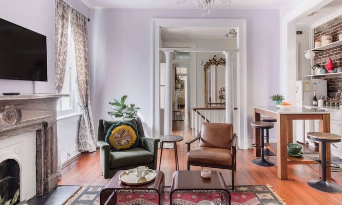 Charleston Historic District House | Enchanting Apartment in the Soul of the Historic District
