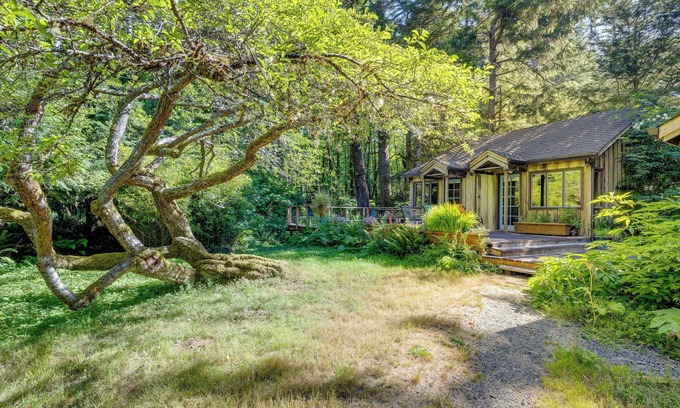 Arch Cape Cabin | Enchanting Arch Cape Retreat w/Hot Tub, Fireplace