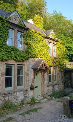 Bonsall House | Enchanting Cottage for 4- Witchnest in Derbyshire, with EV point