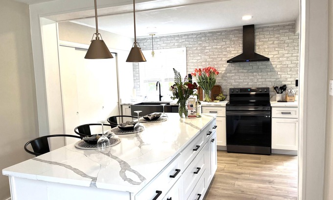 Oreland House | Enchanting Garden home, Cozy yet spacious.