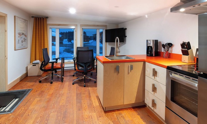 Mauricie House | Enchanting Getaway Next to Breathtaking Scenery | Mauricie National Park Nearby