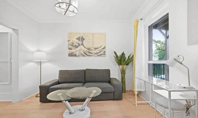 Grandview-Woodland Apartment | Enchanting Haven on the Vibrant Commercial Drive