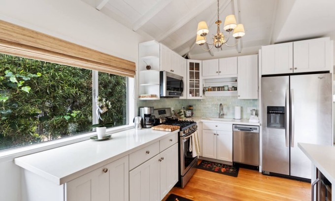 South Laguna House | Enchanting Laguna Beach Cottage steps to the Beach