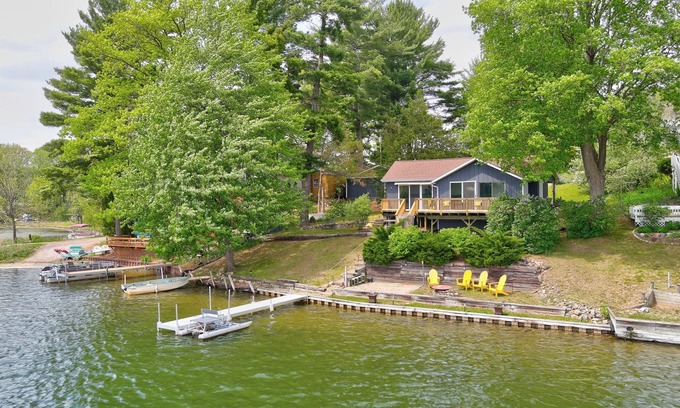 Millington Cottage | Enchanting, Romantic Lakefront Cottage, Close to Frankenmuth