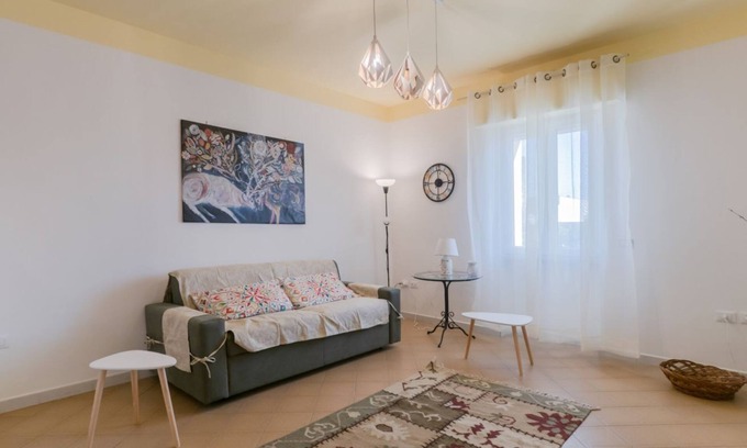 Squinzano Apartment | Enchanting, tastefully furnished apartment that sleeps up to 4 people and is energy efficient thanks to the photovoltaic power supply. The accommodation is located in the centre, just 500m from the station and a short distance from the motorway entrances