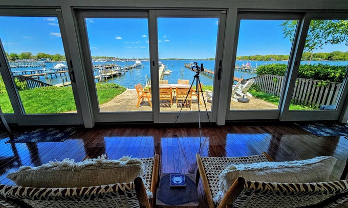 Croom Cottage | Enchanting West River Retreat