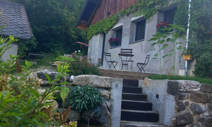 Leschaux House | Encien Petit Atelier Rénover a15 Minute du lac d Annecy et à Côté de Sentiers