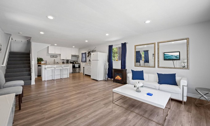 Encinitas Villa | Encinitas Beach House with Peek Views and Large Yard