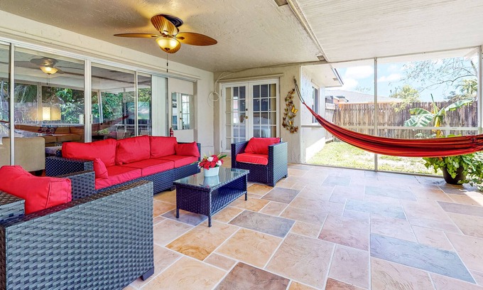 Survey Creek House | Enclosed Yard, Covered Porch, & Foosball - Dogs ok
