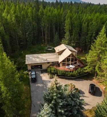 East Kootenay Bed & Breakfast | End of the road B & B